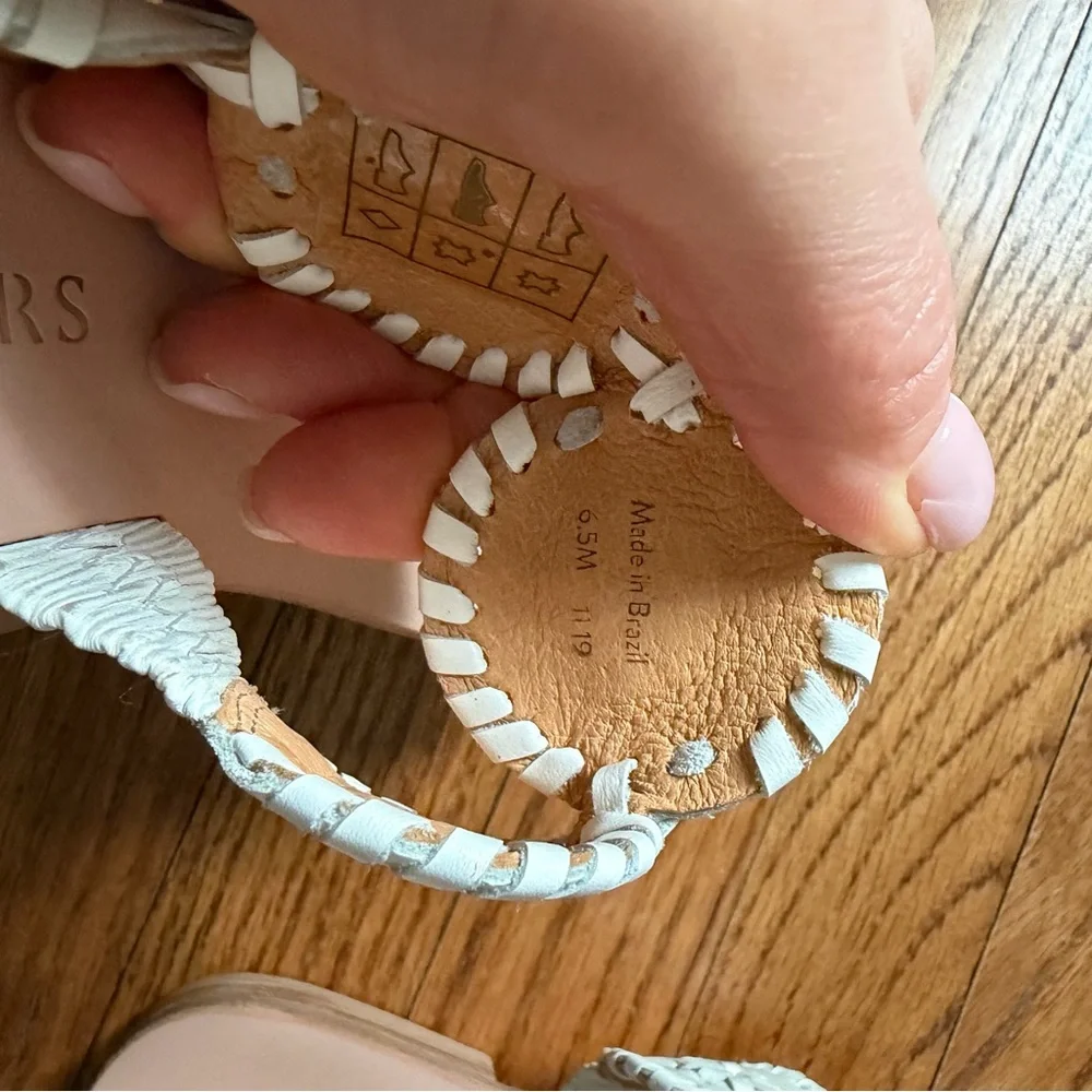 Women’s Jack Rogers Lauren Sandal, white. Size: 6.5 - Picture 4 of 5